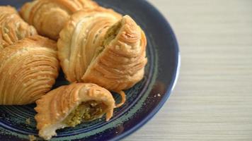 curry puff pastry stuffed chicken video