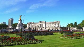 London City with Buckingham Palace in England video