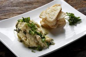 bacalao desmenuzado con chapata foto