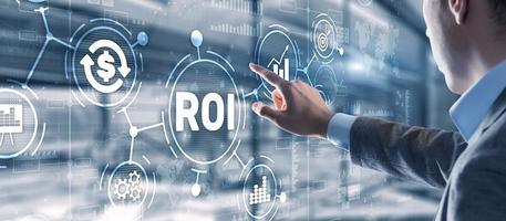 ROI retorno de la inversión concepto de finanzas de análisis de tecnología empresarial