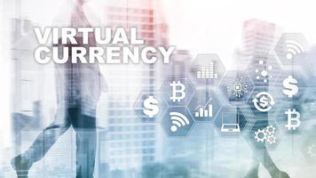 cambio de moneda virtual, concepto de inversión. símbolos de moneda en una pantalla virtual. Fondo de tecnología financiera. foto