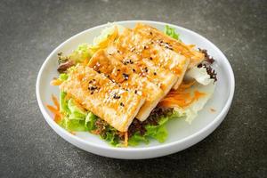 teriyaki tofu salad with sesame photo