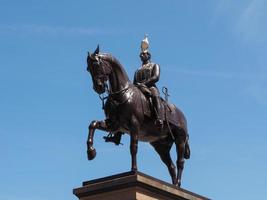 Prince Albert monument in Glasgow photo