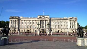 Palacio de Buckingham en la ciudad de Londres, Inglaterra video