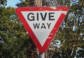 give way sign photo