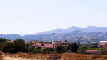 faliraki wandelpad en berglandschap panorama rhodos griekenland. video