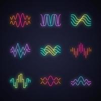 Conjunto de iconos de luz de neón de ondas sonoras. signos brillantes. ritmo musical, pulso cardíaco. ondas de audio, logotipo de señales de radio. formas de onda digitales, ondas sonoras abstractas, amplitud. ilustraciones vectoriales aisladas vector