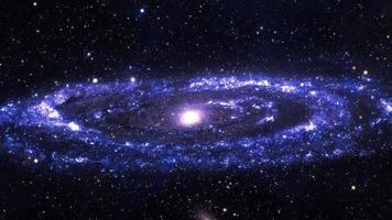 univers de voyage spatial interstellaire vers la galaxie spirale m31. video