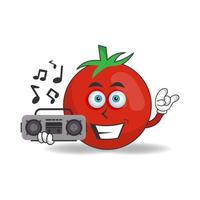 Personaje de mascota de tomate sosteniendo una radio. ilustración vectorial vector