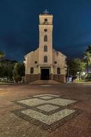 cassilandia, mato grosso do sul, brasil, 2021-iglesia madre en la plaza sao jose foto