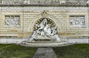 Detalle de la fuente de la ninfa y el caballito de mar Inn Bolonia, Italia. foto