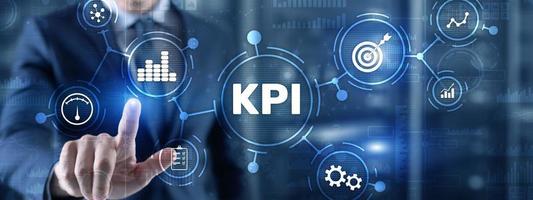 Kpi indicador de rendimiento clave concepto de tecnología de Internet empresarial en pantalla virtual foto