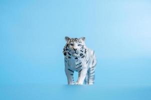 figura de tigre de juguete foto