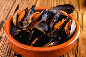 Delicious seafood mussels ready to eat