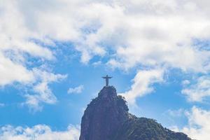 cristo redentor en la montaña corcovado río de janeiro brasil. foto