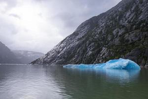 Iceberg en el fiordo de Endicott Arm, Alaska foto