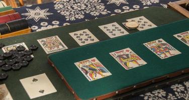 juego de cartas faro, coloma foto