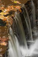 cascada de apple hill en otoño foto