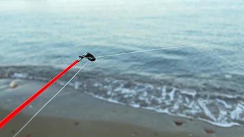 canne à pêche au bord de la mer video