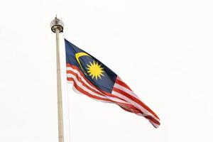 enorme bandera del país de Malasia. fotografiado en kuala lumpur. foto