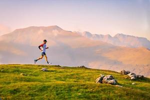 corredor de maratón de altura durante una sesión de entrenamiento foto