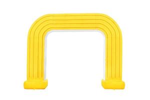 arcos amarillos inflados de plástico. foto