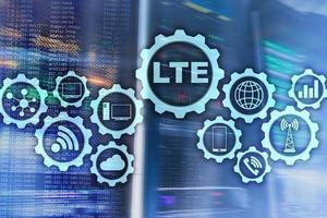 lte, internet empresarial inalámbrico y concepto de realidad virtual. tecnología de comunicación de información sobre un fondo de servidor foto