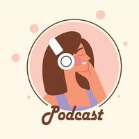 podcast mujer con auriculares