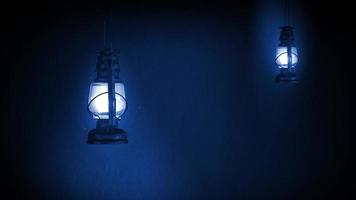 ramadan lantaarn hangend aan een zwarte houten achtergrond, 3d animatie video