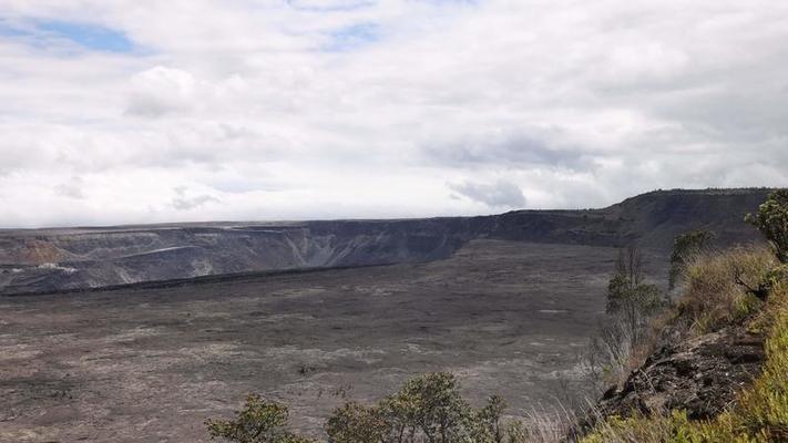 火山口影片