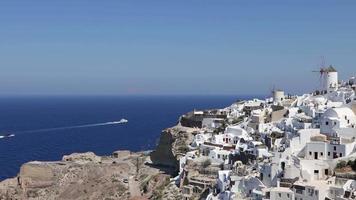 Ciudad de Oia en la isla de Santorini, Grecia video