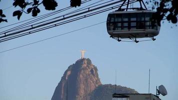 Christus der Erlöser und die Zuckerhut-Seilbahn in Rio de Janeiro, Brasilien.