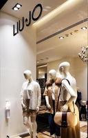 Florencia, Italia, 18 de septiembre de 2016 - Detalle de la tienda liu jo. liu jo es una empresa de moda italiana fundada en modena, italia. La empresa tiene 130 boutiques en Italia y 110 tiendas en todo el mundo.