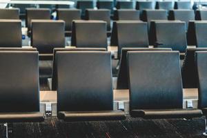 asiento moderno negro aeropuerto foto