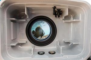 vista interior de la carcasa de la cámara subacuática pequeña foto