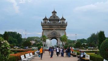 timelapse av patuxay-monumentet i vientiane, laos video