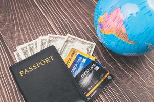 pasaporte ahorra dinero para viajar y hacer negocios en todo el mundo. foto