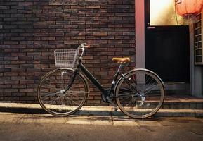 bicicleta vieja con detalles marrones foto