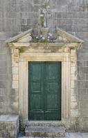 puerta vieja de perast, montenegro foto