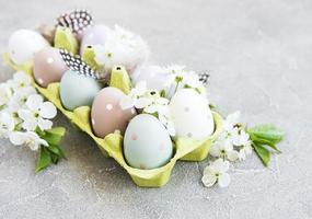 huevos en bandeja foto