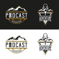 diseño de logotipo de podcast de aventura. con micrófono, micrófono e icono de montaña sobre un fondo negro. logo vintage, de lujo y premium vector