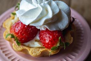 strawberry cream pie photo