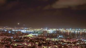 vista nocturna de la ciudad de las palmas foto