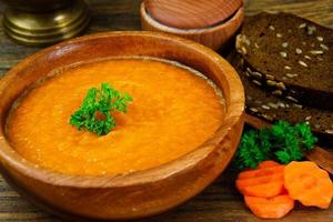 sopa de crema de zanahoria comida dietética foto