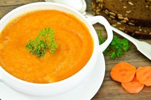 sopa de crema de zanahoria comida dietética foto