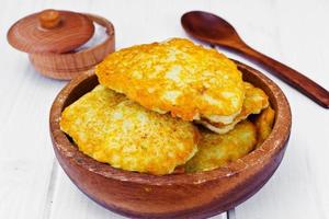 tortitas de patatas fritas. cocina bielorrusa y alemana foto