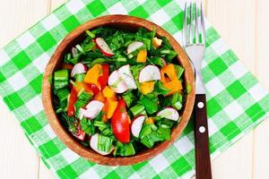 Spinach Salad with Leek, Radish, Tomato, Pepper photo
