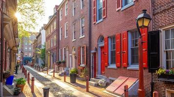 la histórica ciudad vieja de Filadelfia, Pensilvania. Elfreth's Alley, conocido como la calle residencial más antigua del país. foto