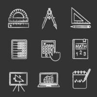 Conjunto de iconos de tiza de matemáticas. geometría y álgebra. herramientas de redacción, libro de texto, ábaco, calculadora. ilustraciones de pizarra vector aislado