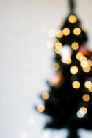 árbol de navidad borroso con luces de hadas